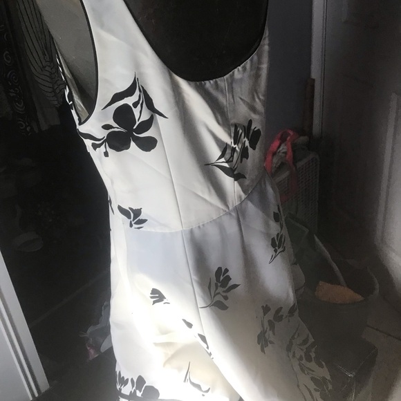 Ladies sleeveless dress - Picture 2 of 4